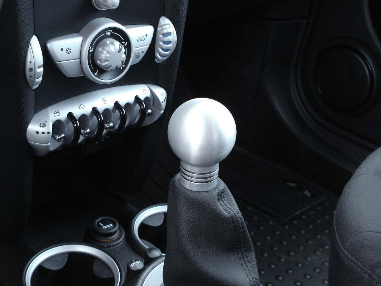 Classic Shift Knob - 5 Spd - SKU# I78