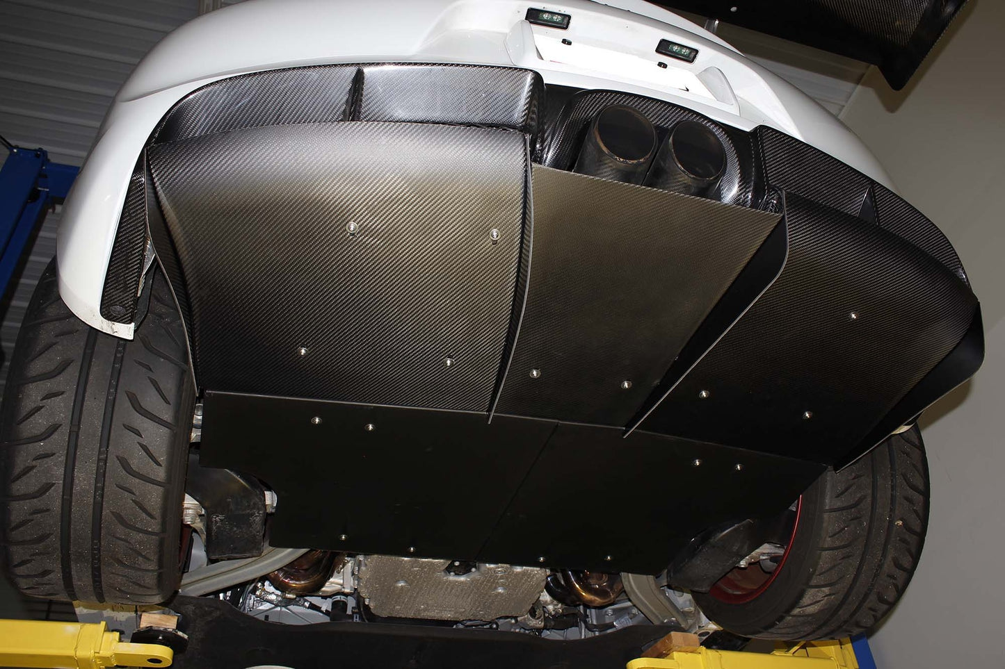 Verus underbody panel hardware - Porsche 981 GT4