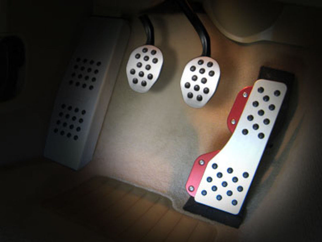 Rennline three-piece rubber grip aluminium pedal set for Porsche