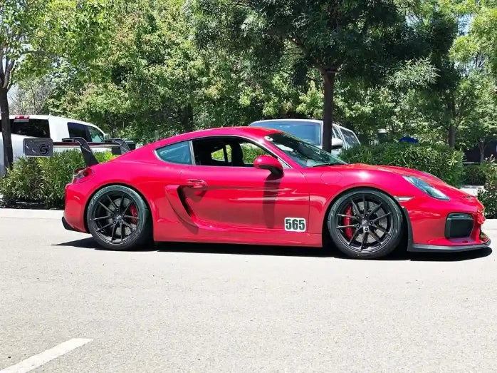 Verus V1X rear wing rear view - Porsche 981 GT4