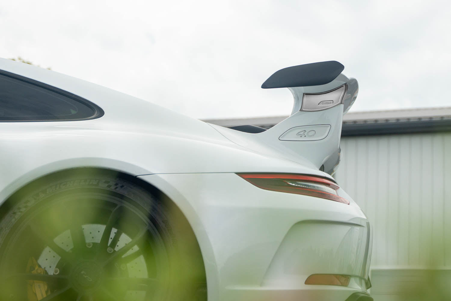 Verus wing riser black anodized - Porsche 991 GT3