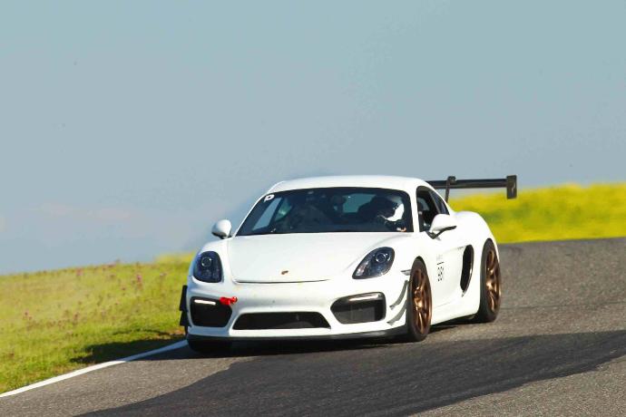 Verus dive planes on car - Porsche 981 GT4
